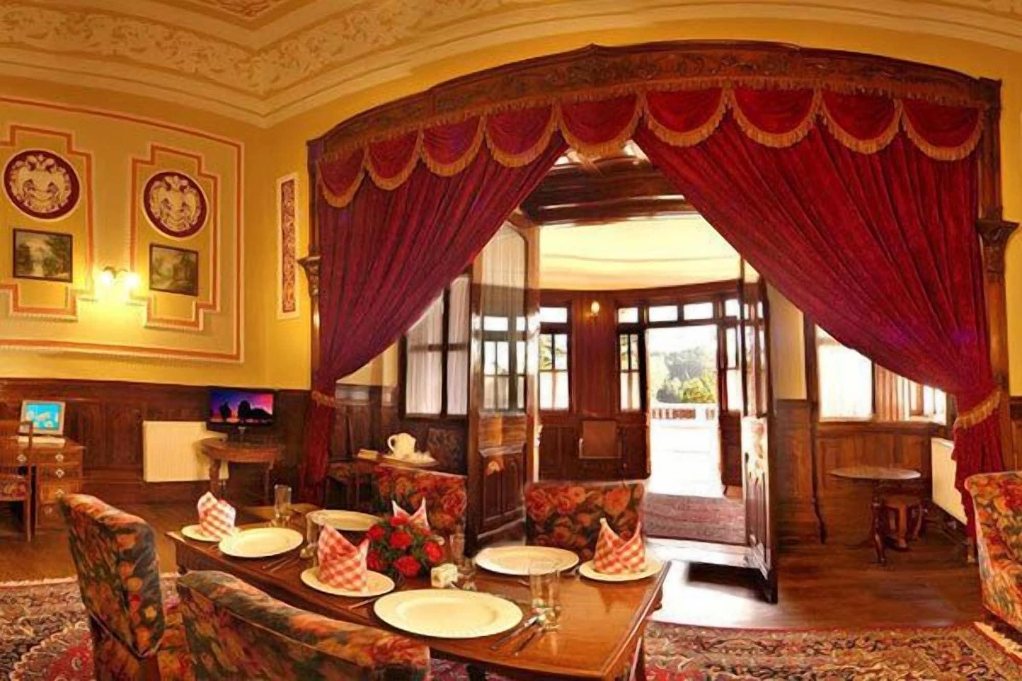 Welcomheritage Fernhills Royal Palace Ооти Екстериор снимка